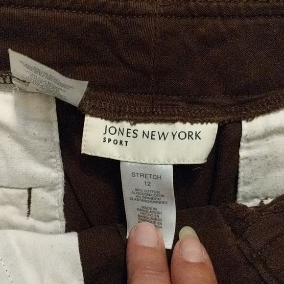Jones New York shorts - Picture 2 of 3